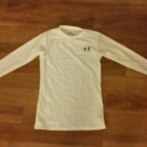 Under Armour YMD Medium heat gear knit long sleeve